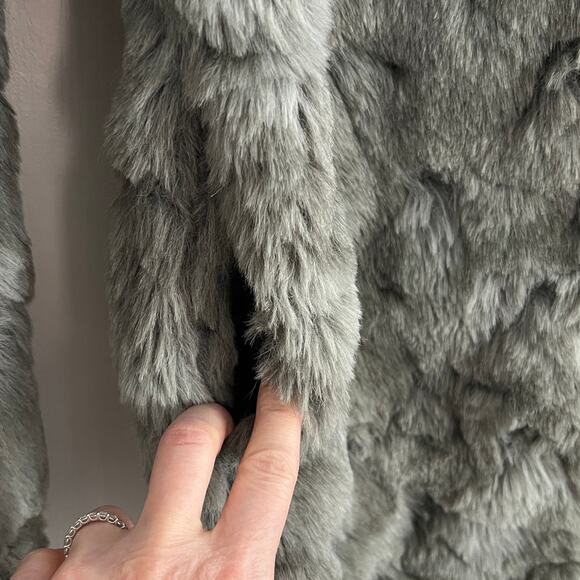 Gray Fur Coat Women’s Winter Faux Fur Jackets Plush Teddy Style Pockets Size 4 - Picture 9 of 10